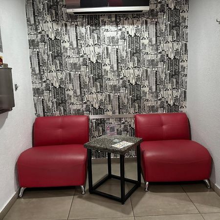 Kuboz Motor Hotel Сапопан Экстерьер фото