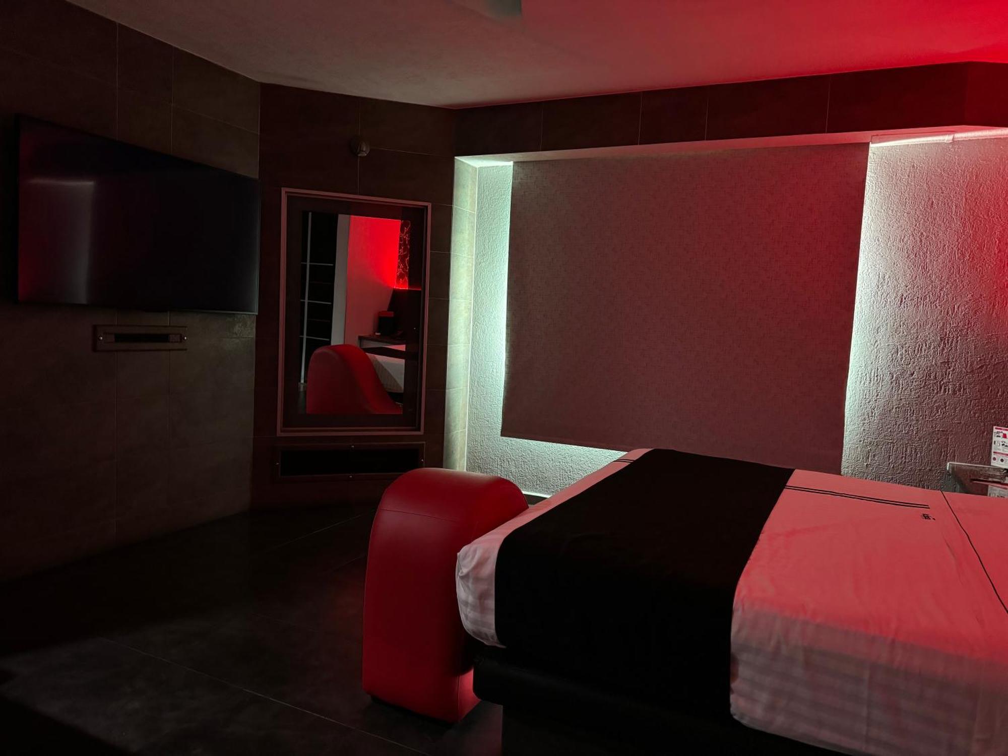 Kuboz Motor Hotel Сапопан Экстерьер фото